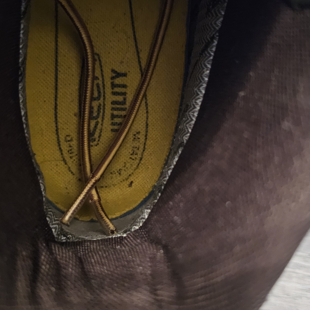 Keen Men's Brown Leather Moc Toe Boots with Yellow Laces - Picture 6 of 6